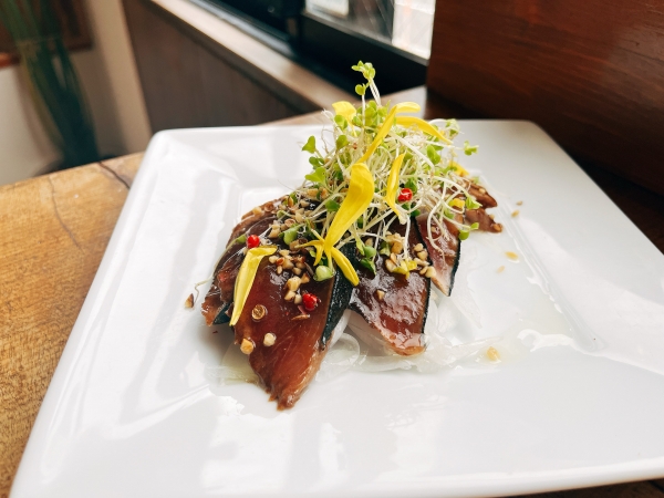 鰹と淡路産新玉葱のコンビネーション