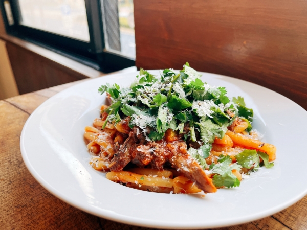 鹿肉と牛蒡、パクチーの鹿ミートソース