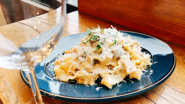 自家製山形産米澤豚のパンチェッタとポルチーニ茸のクリームパスタ