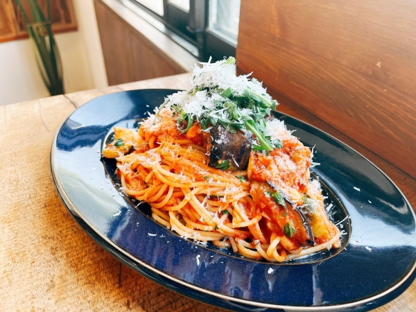 丸茄子とスカモルツァチーズのノルマ風パスタ