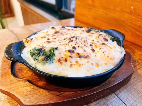 海老のアンチョビマカロニグラタン